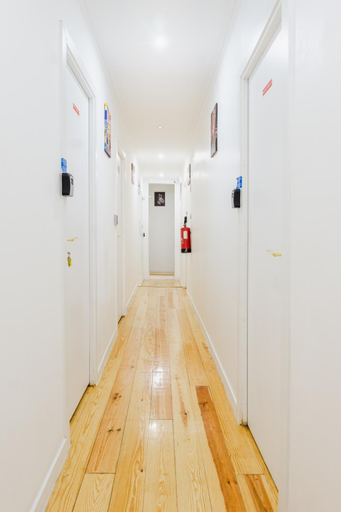 Others 4, Apartamento's Sarkar, Lisbon