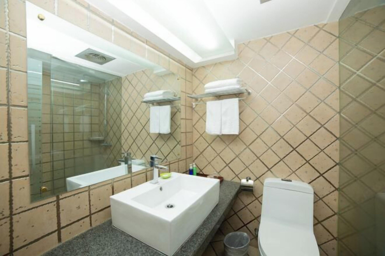 Bathroom 3, Minghao Hotel, Taizhou