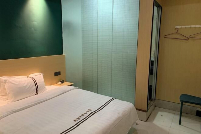 Bedroom 3, Xinfuhua Business Hotel, Jiangmen