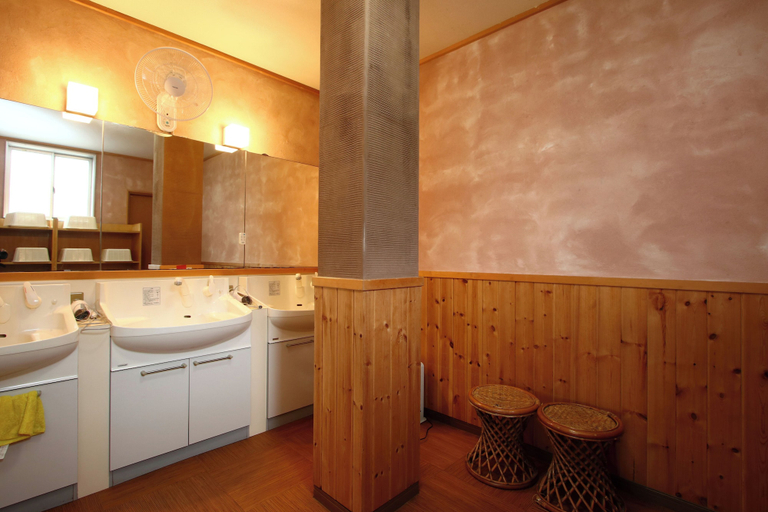 Bathroom 2, Mitsumorisou, Yamanakako