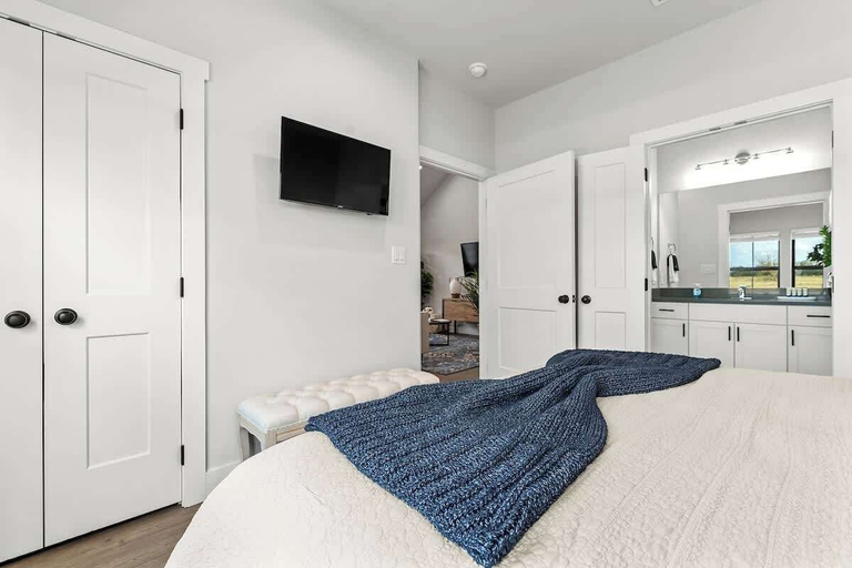 Bedroom 3, Biskits Hideaway, Gillespie