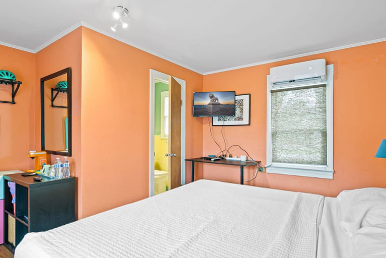 Room 4, Cozy Contemporary Space in St Augustine, Saint Johns