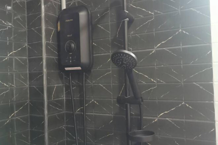 Bathroom 3, Chan Chun Home, Thap Sakae