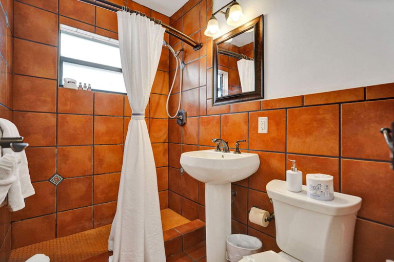 Bathroom 2, Waves On Walnut # 4-Beach Access, Broward