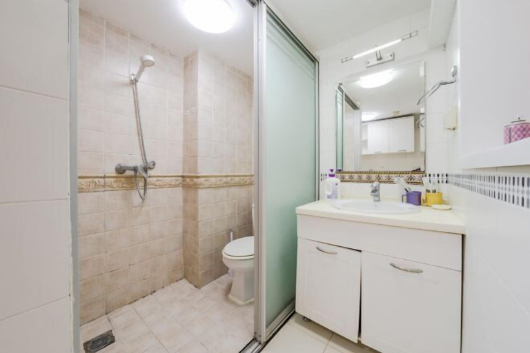Bathroom, Dalian Yipin Xinghai Edian Apartment, Dalian