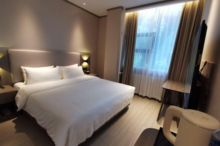 Bedroom 3, HanTing Hotel (Eye of Tianjin), Tianjin