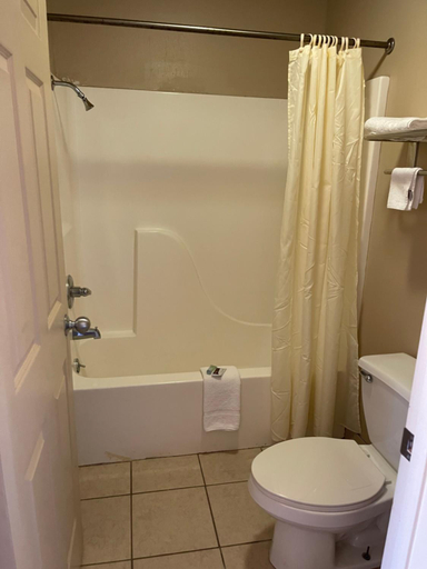 Bathroom 4, All Star Inn, Avoyelles