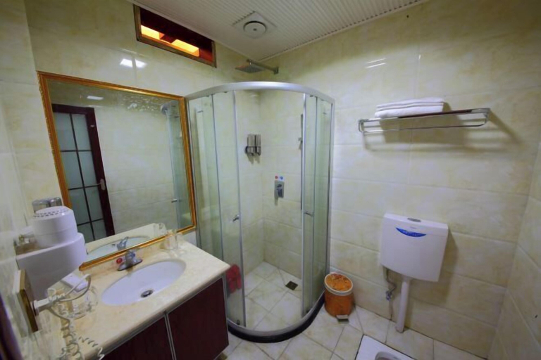 Bathroom 4, Youjian Inn, Chengdu