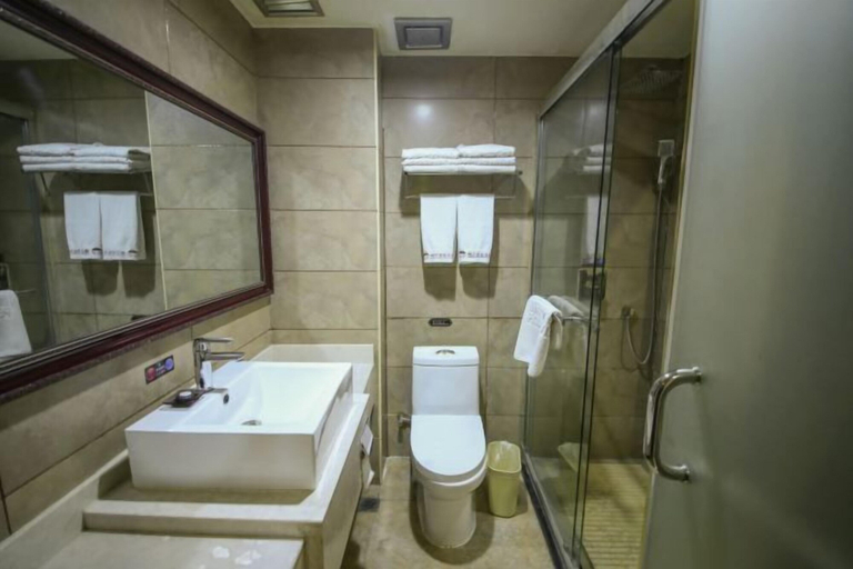 Bathroom 3, Jingyuan Pengwan Business Hotel, Baiyin