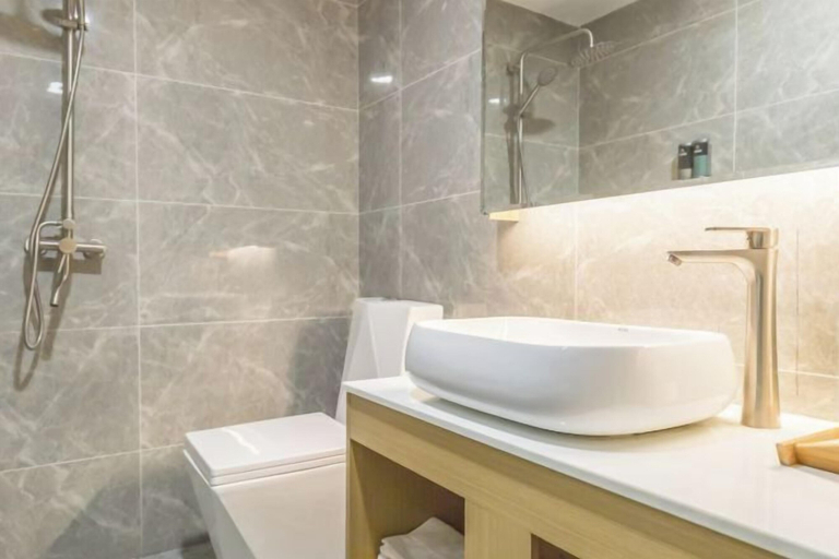 Bathroom 3, Yuebei Hotel, Guangzhou
