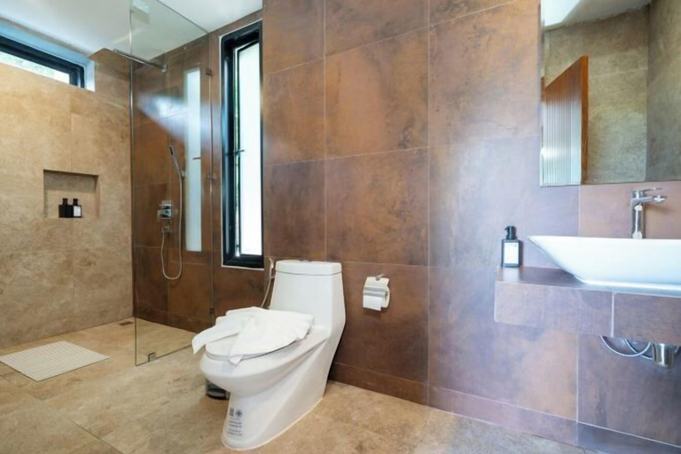 Bathroom 5, patong hill 3 villa, Pulau Phuket