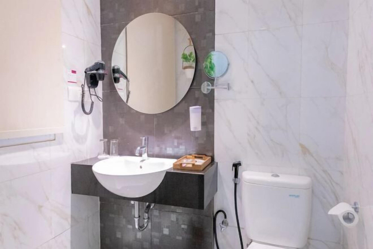 bathroom 10
