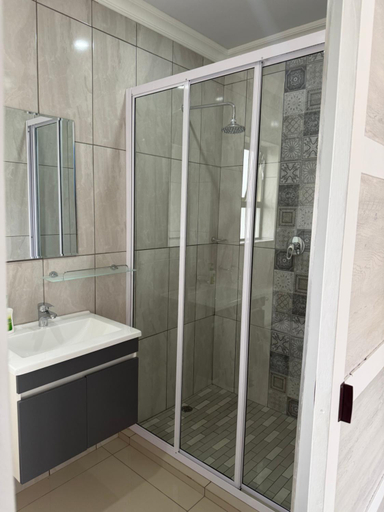 Bathroom 3, M & N Guest House, Gert Sibande