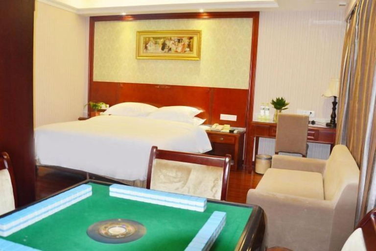 Bedroom 3, Vienna Hotel (Changsha IFS guojin zhongxin), Changsha
