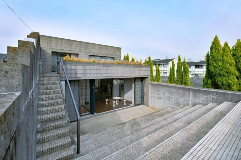 Others 4, BRUCE HOUSE, Izumisano