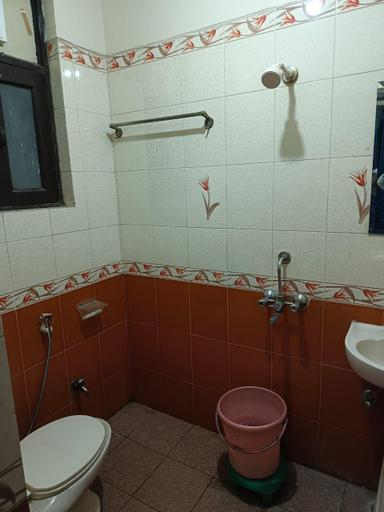 Bathroom 4, Airport hotel fortune, Delhi