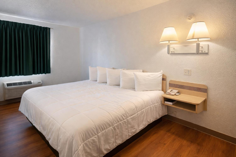 2, Big Springs Inn, Deuel