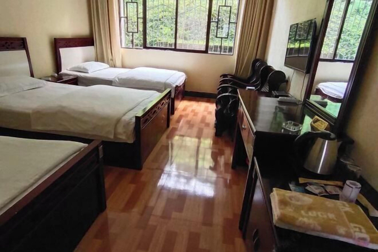 Bedroom, E'mei Mountain Cuizhu Hotel, Leshan