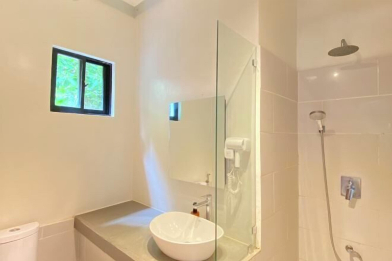 Bathroom 4, Bugana Beach and Dive Resort, Sipalay City