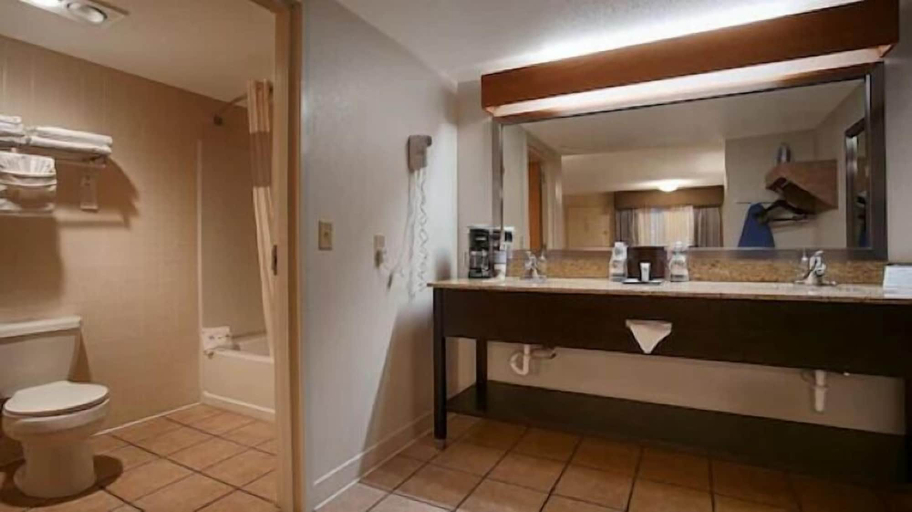 Bathroom 4, Stevens Inn, Eddy