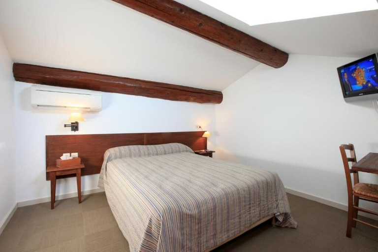 Bedroom 4, Domaine les Mejeonnes, Drôme