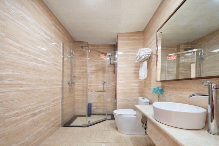Bathroom 4, Dunhuang Tianqin Yunshui Hotel, Jiuquan