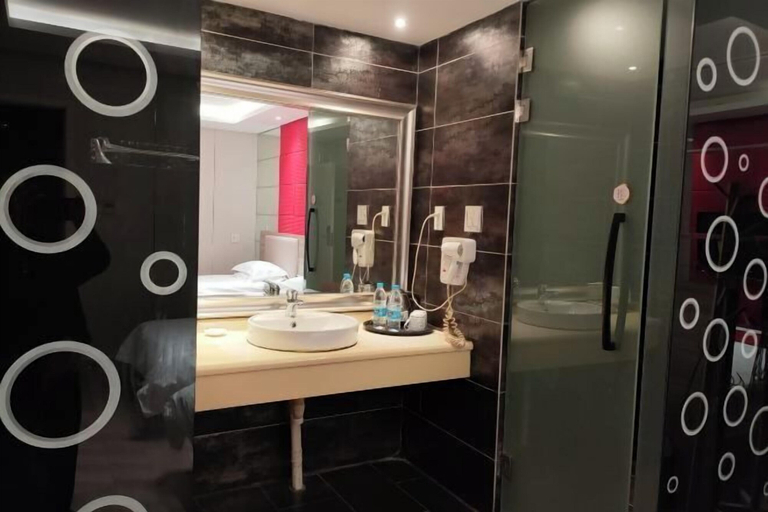 Bathroom 4, Margarita Boutique Hotel, Xuancheng