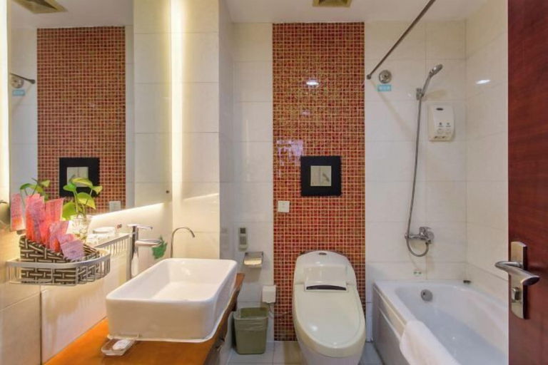 Bathroom 4, Yizhou International Hotel, Linyi