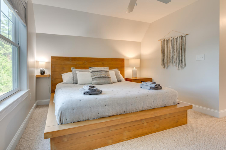 Bedroom, Stylish Arundel Cottage, 6 Mi to Dock Square!, York