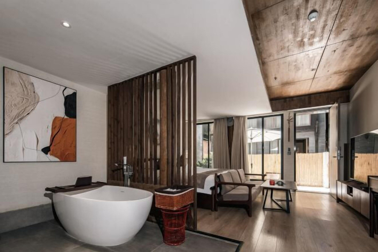 Bathroom 4, Jingli Yisu Inn, Lijiang