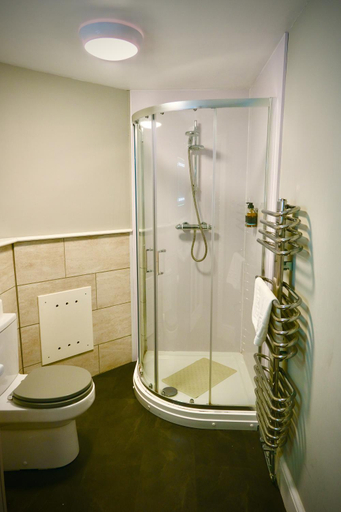 Bathroom, Wynnstay Hotel, Powys
