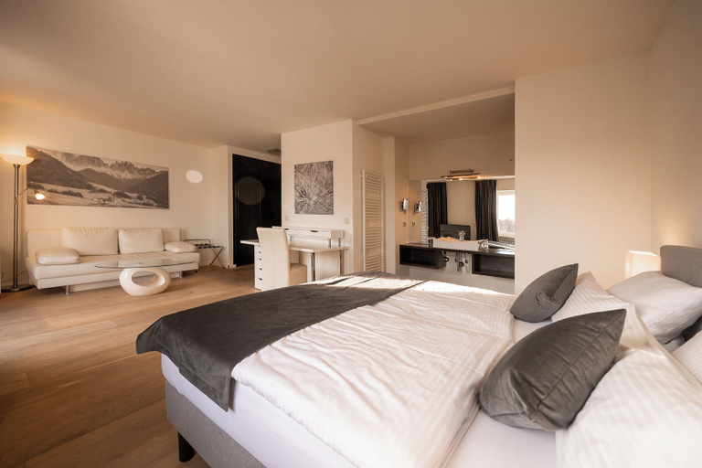 Bedroom 3, Das Parkhotel – Südtirols nördlichster Punkt, Unterallgäu