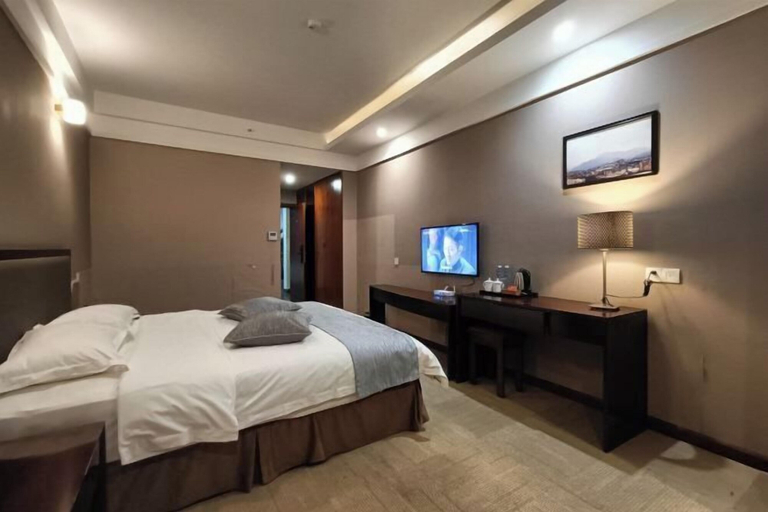 Bedroom 3, Mount Forest Hotel, Leshan