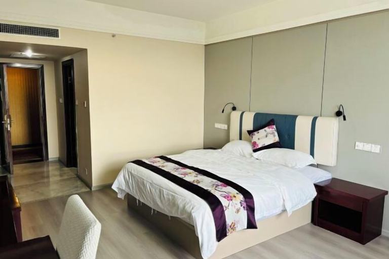 Bedroom 3, Huibao Hotel, Qujing
