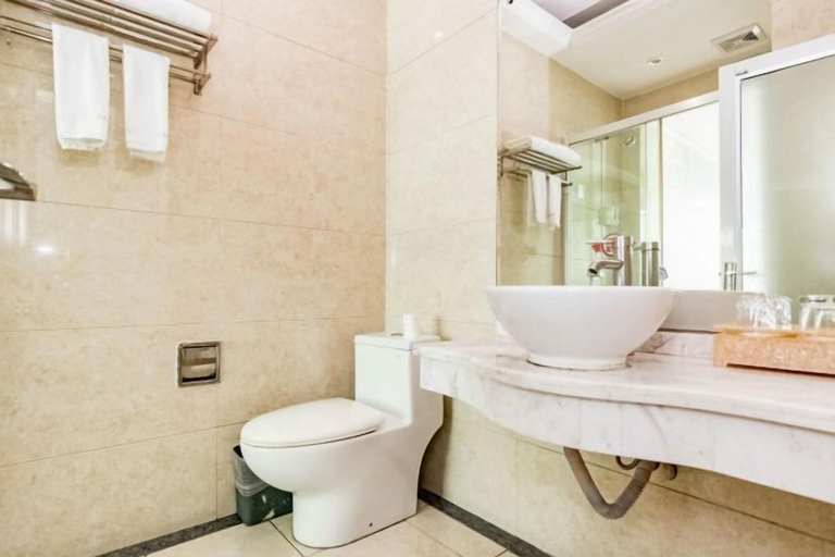 Bathroom 5, Wangchao Business Hotel, Beihai