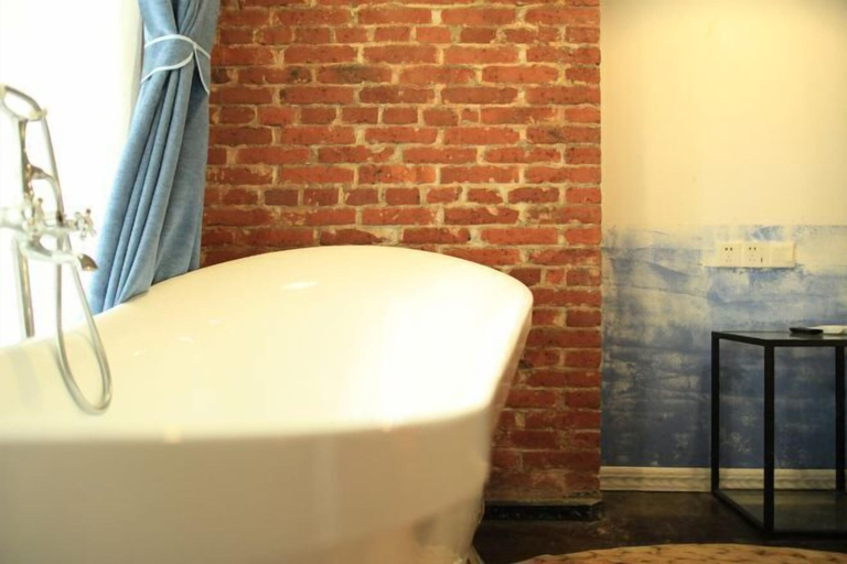 Bathroom 4, Goose city story, Baise