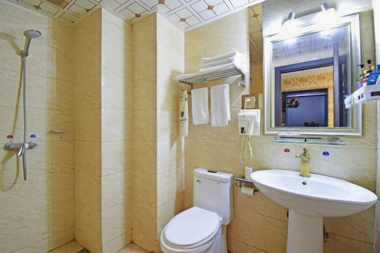 Bathroom 4, Yidun Hotel, Chongqing