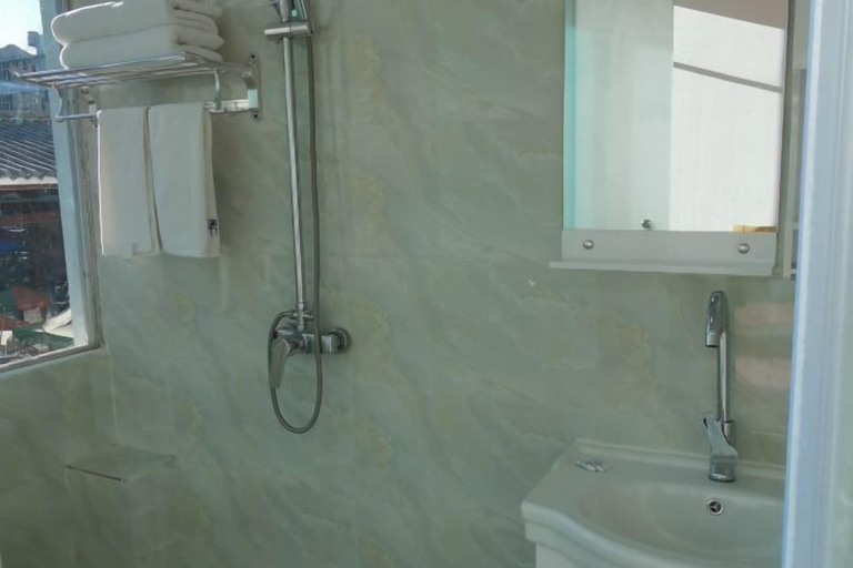 Bathroom, Chengjiang Haiyan Hotel, Yuxi