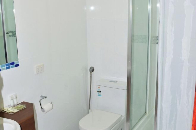 Bathroom 2, Dolphin Lodge Albany - Self Contained Apartments at Middleton Beach, Albany
