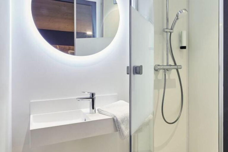 Bathroom 5, JO&Joe Paris Gentilly - Auberge de Jeunesse, Val-de-Marne