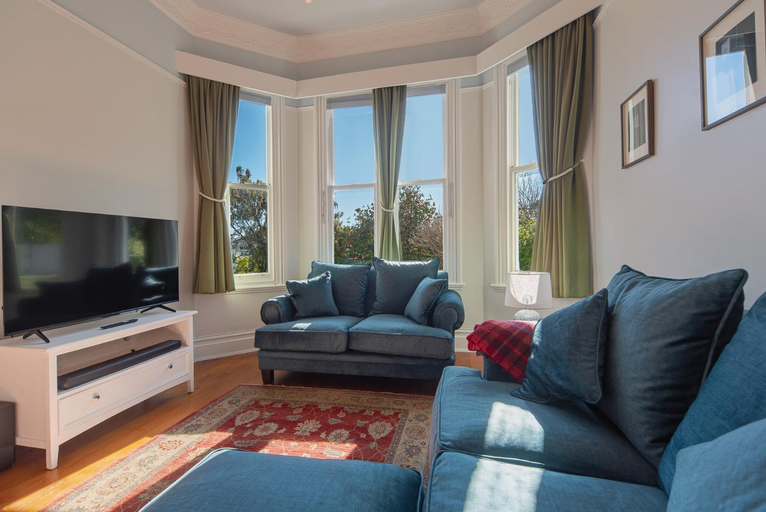 Others 5, Villa Cambria, Nelson
