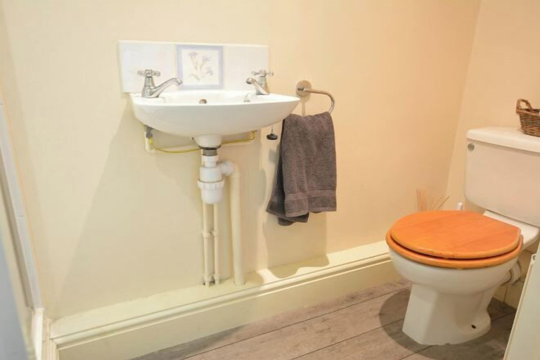 Room 3, Cloudbreak Hot Tub Log Burner, Dogs Welcome, Devon