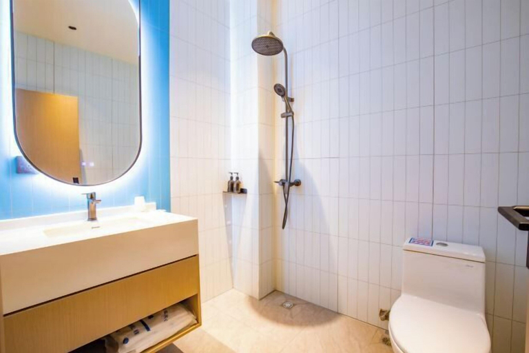 Bathroom 3, Wenhua Hotel, Zhuhai