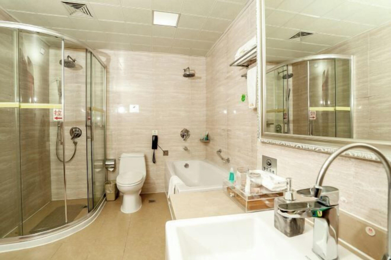 Bathroom 4, Jixi International Hotel, Xuancheng