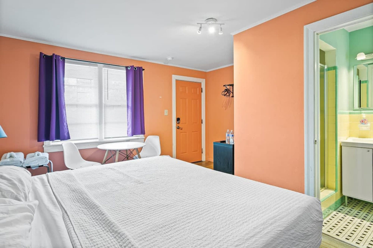 Room 5, Cozy Contemporary Space in St Augustine, Saint Johns
