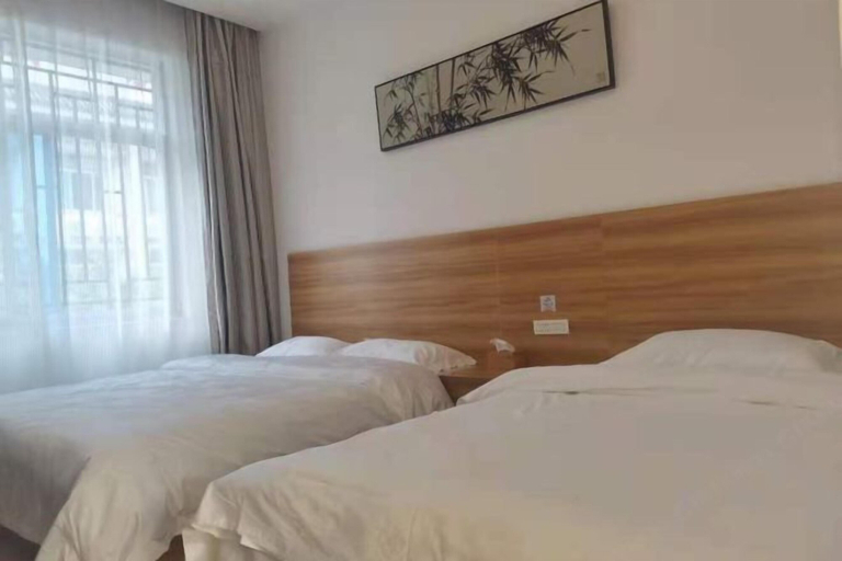 Bedroom 5, " Liuba Landscape Hotel", Hanzhong
