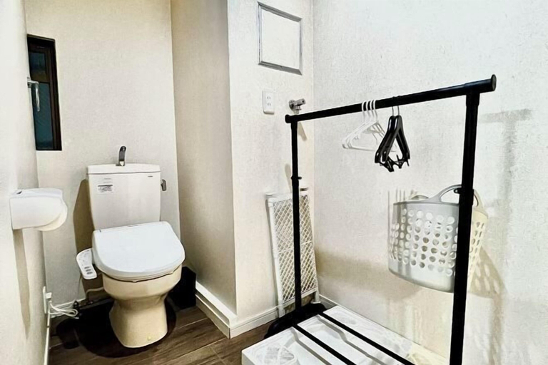 Bathroom 4, the Way of Water, Osaka