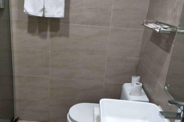 Bathroom, Tiantian Holiday Hotel, Anqing