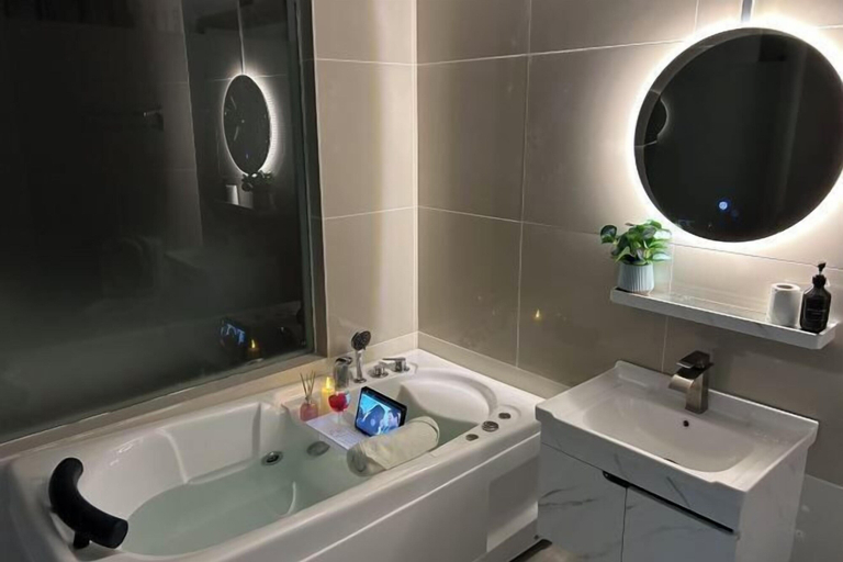 Room 4, [NEW] Private Jacuzzi Near Velocity Mall MRT, Kuala Lumpur