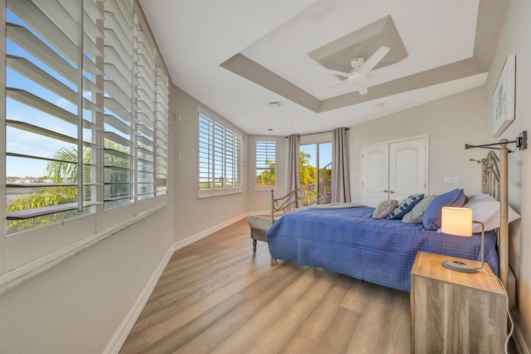 Room 1, Palm Harbor Waterfront Home, Pinellas